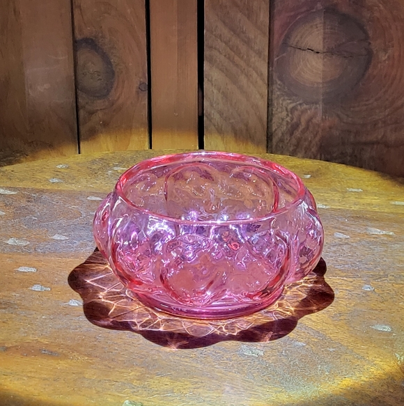 Elegant Pink Glass Bowl - Picture 3 of 12
